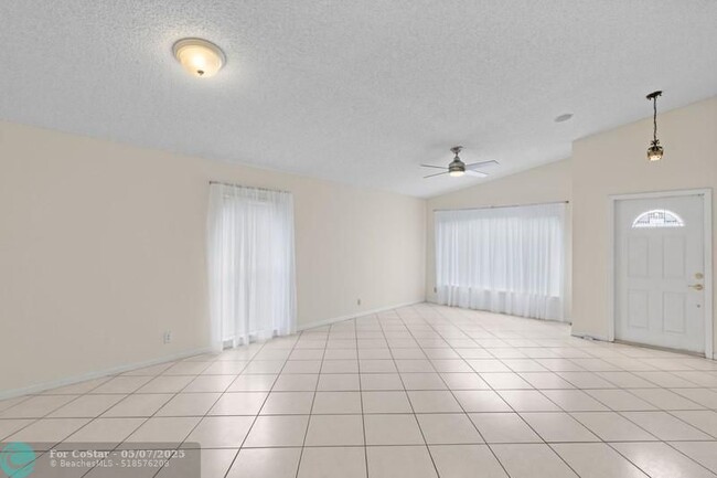 Foto del edificio - 10091 SW 16th Pl