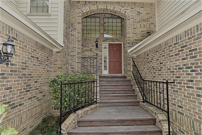 Foto del edificio - 14 Fairway Oaks Pl