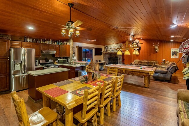 Foto del edificio - One of a kind cabin in Sugarloaf