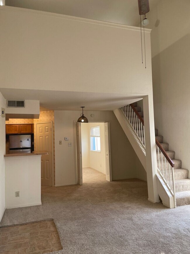 Foto del edificio - 2 bedroom 2 full bath loft condo, washer and dryer included