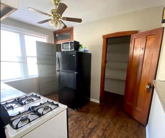 Foto del edificio - 4752 N Lotus Ave