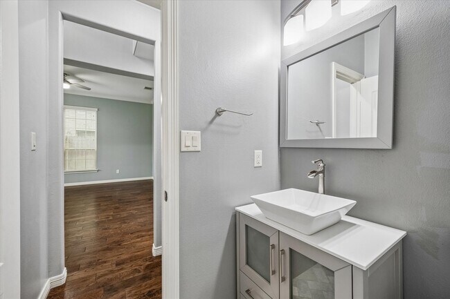 Building Photo - 1735 Sylvia Springs Ln