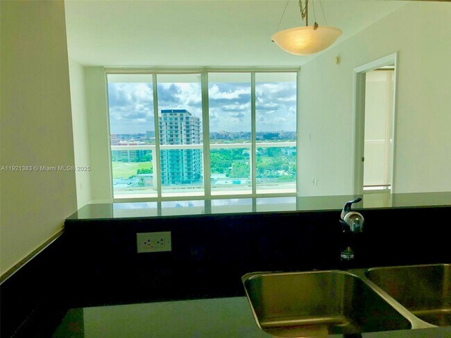 Foto del edificio - 1800 N Bayshore Dr