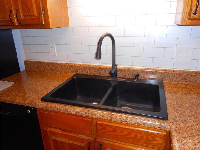 Foto del edificio - 1413 Riverwood Ct
