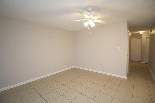 Building Photo - 5815 Princeton Dr