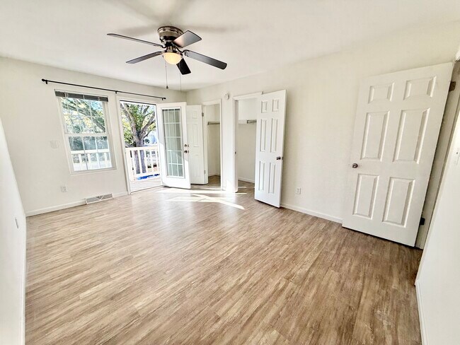 Dormitorio principal - Segundo piso al frente con acceso al balcón - 274 Fleming Rd