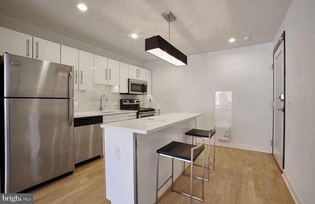 Photo - 1616 Walnut St Apartment