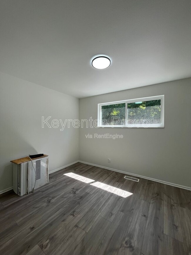 Building Photo - 670 S 500 E