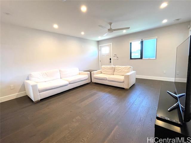 Building Photo - 1657 Alaneo St