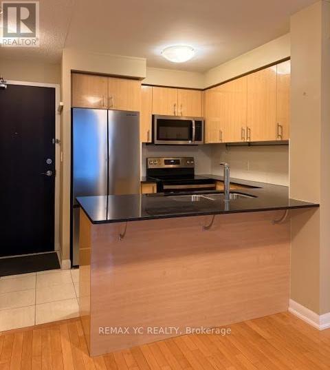 Building Photo - 5791 Yonge St