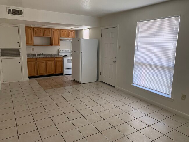 Furnished Kitchen - 619 Warren St