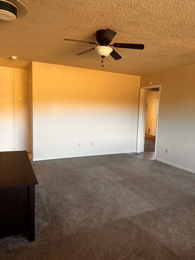 Building Photo - 3 BED 2 BATH HOME IN COTTONWOOD