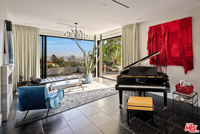 Foto del edificio - 8080 Laurel View Dr