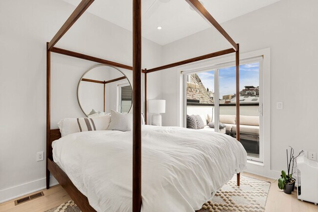 Foto del edificio - 2478 1/2 Ontario Road Northwest-SI ID1587648P