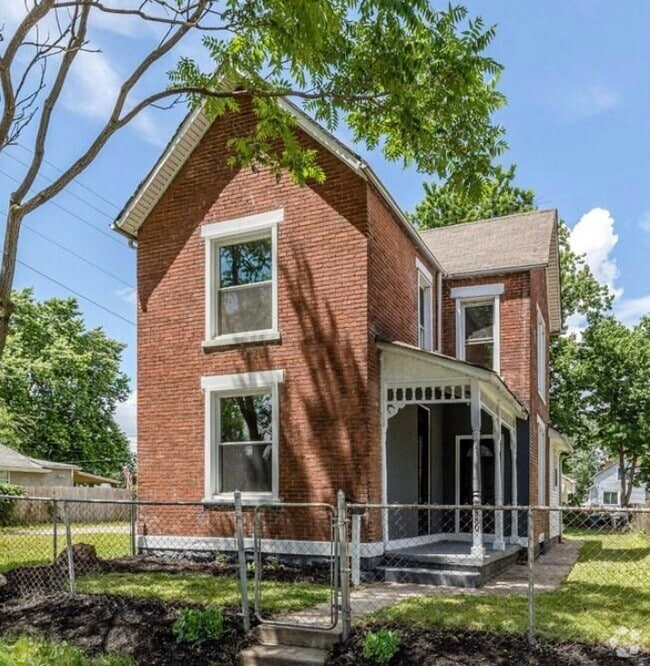 Building Photo - 880 Thomas Ave
