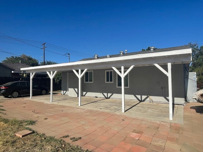 Building Photo - 10839 Burnet Ave