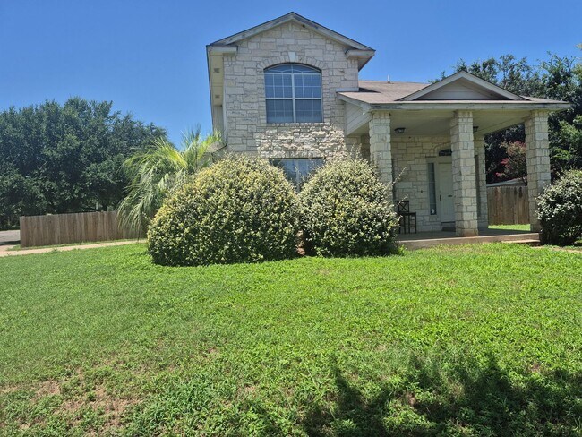 Building Photo - Spacious 3 bd home in a wonderful community.