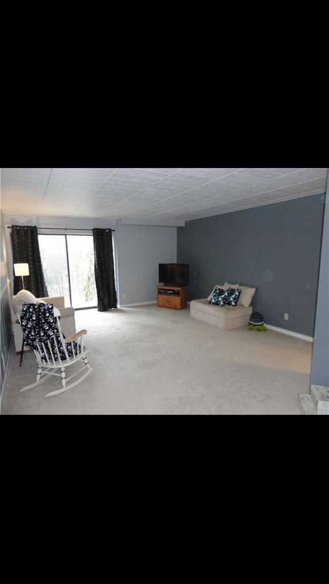 Building Photo - 333 Forest Green Dr