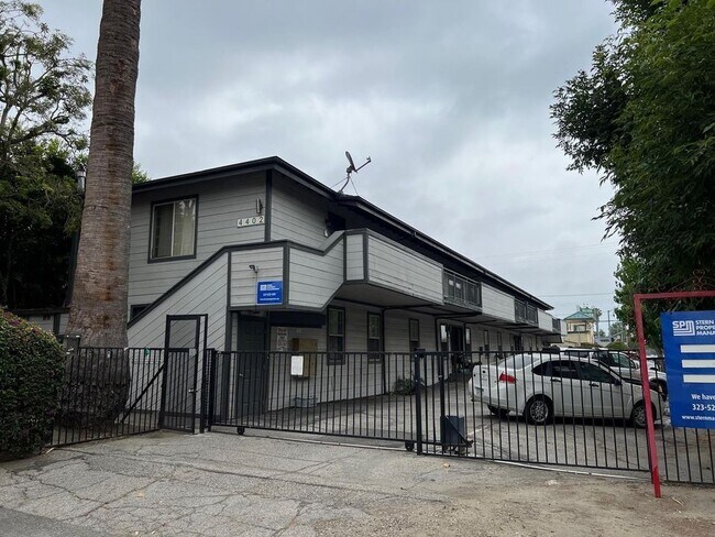 Foto del edificio - 4402 Mammoth Ave