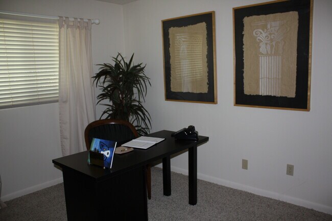 Bonus Room - 3107 Orris Ln