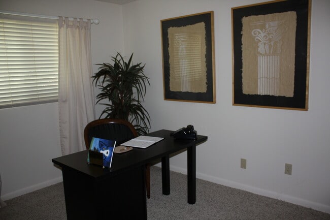 Bonus Room - 3107 Orris Ln
