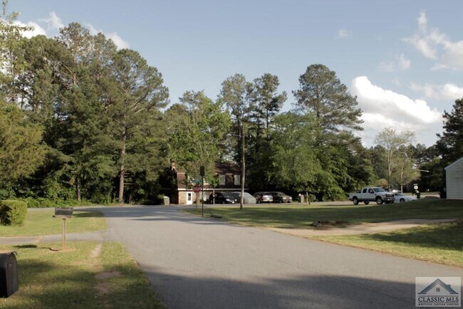 Building Photo - 120 Shoemaker Ct