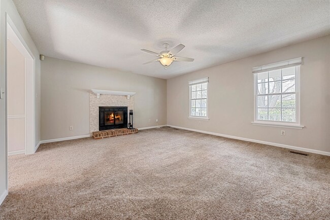 Foto del edificio - Peaceful and Convenient 3 Bed, 2.5 Bath Home