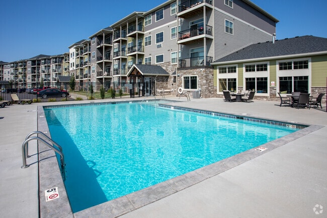 Building Photo - Spring Creek Luxury Living