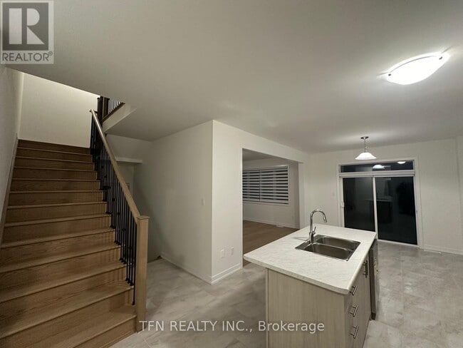 Building Photo - 11 Monteith Dr