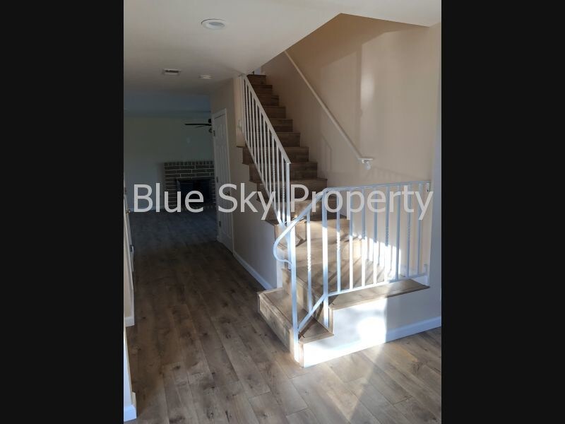 Foto del edificio - 560 Irelan Dr