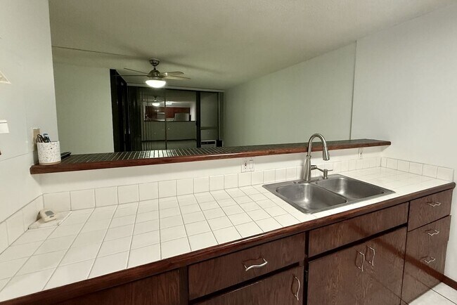 Building Photo - 55 S Judd St