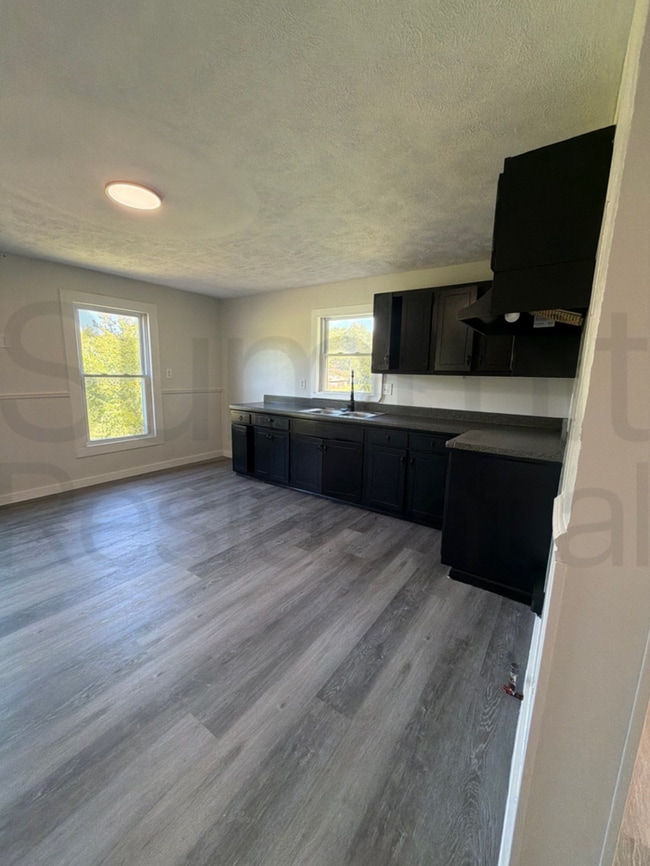 Building Photo - Three Bedroom One Bathroom Home in Mansfield!!