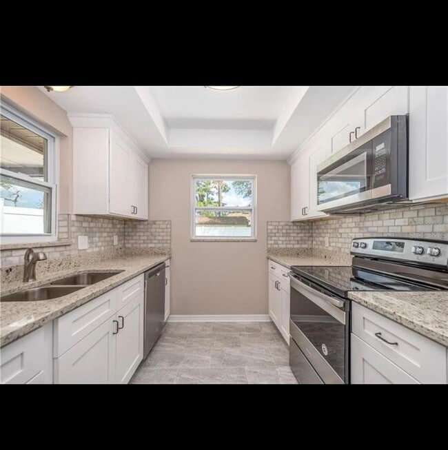 Foto del edificio - 5409 Serene Ln