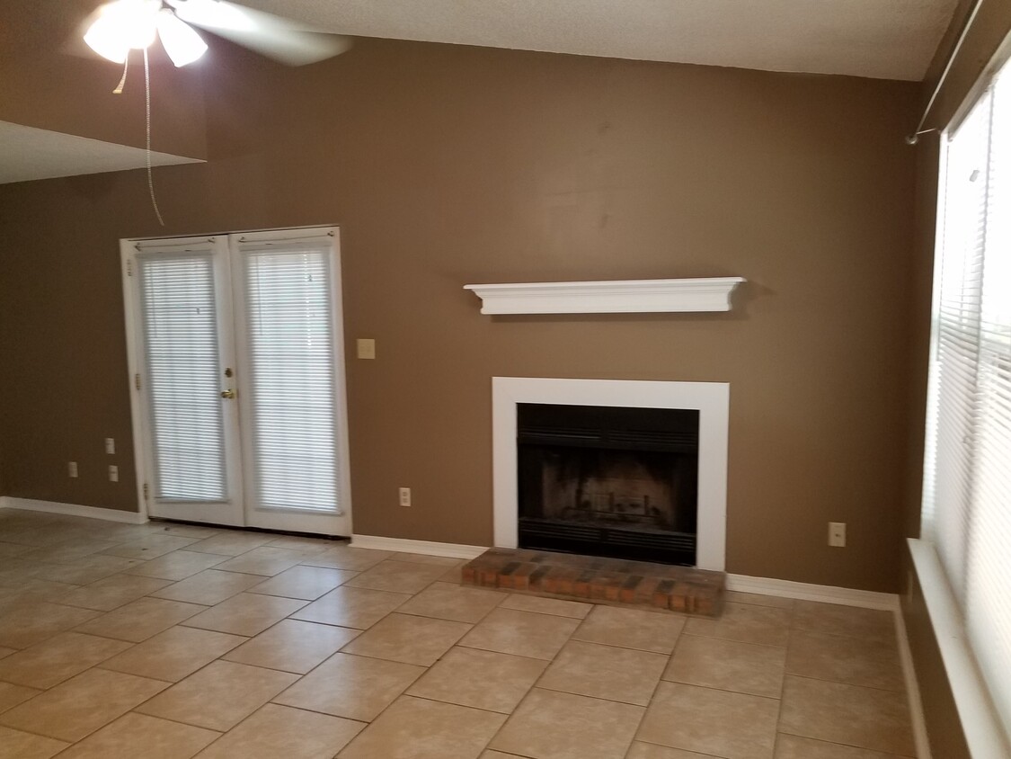 Foto principal - 3368 Pine Forest Rd