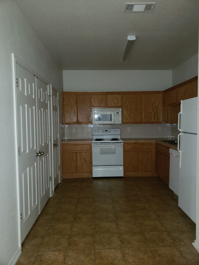 Foto del edificio - 2810 Ashley Dr