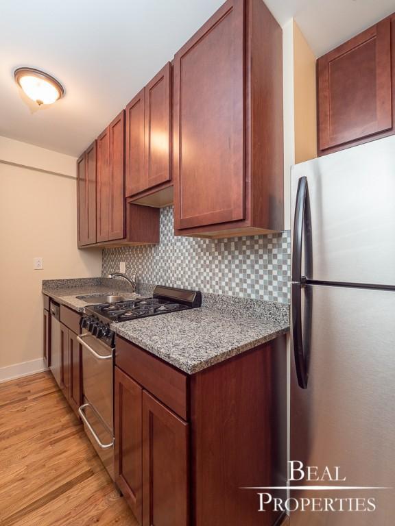 Building Photo - 1 bedroom in CHICAGO IL 60657