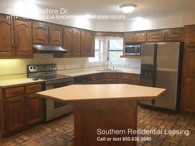 Building Photo - 3665 Brookshire Dr