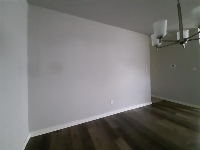 Building Photo - 9748 Grosbeak Ln
