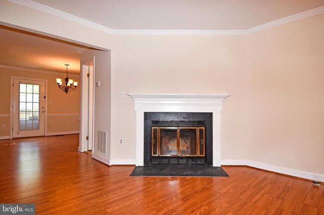 Building Photo - 6024 Crown Royal Cir