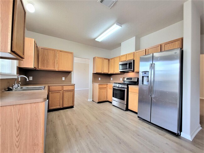 Foto del edificio - 16302 Sitella Ct