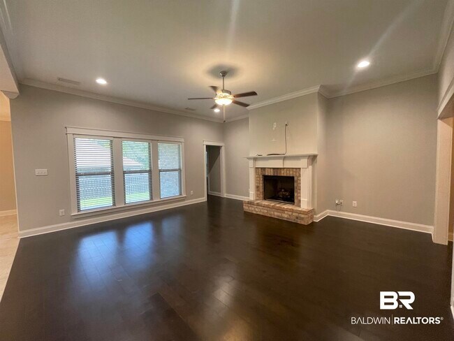 Foto del edificio - 253 Hawthorne Cir