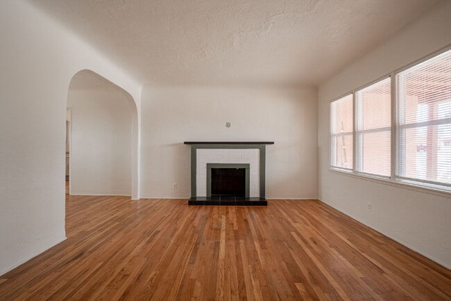 Building Photo - 819 Ellis St
