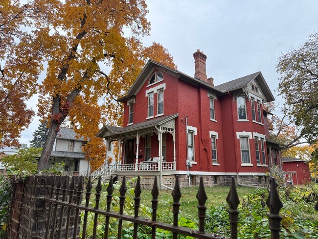 Foto del edificio - 500 Stuart Ave