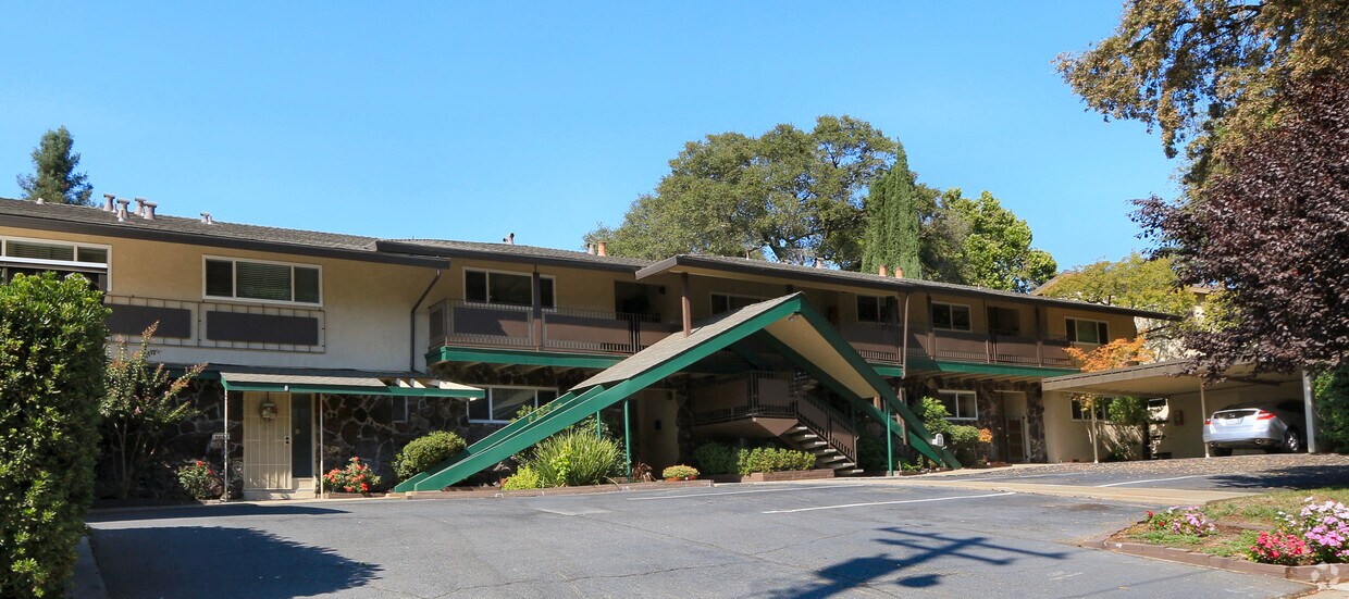 Foto del edificio - The Fairways at North Ridge