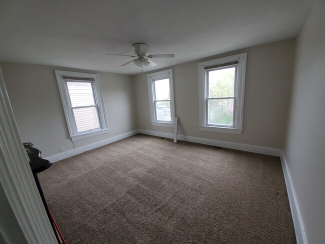 Building Photo - 414 Hoge St