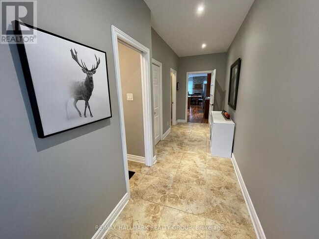 Photo du bâtiment - 1620-1620 Belcourt Blvd