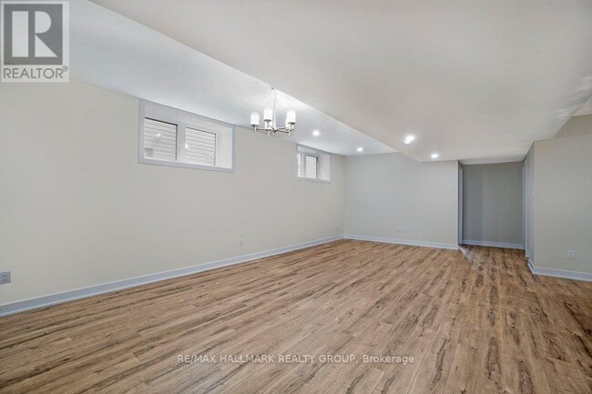 Building Photo - 821 Namur St