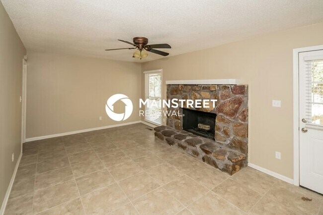 Foto del edificio - 3 Bedroom Pet-Friendly Home in Birmingham,...