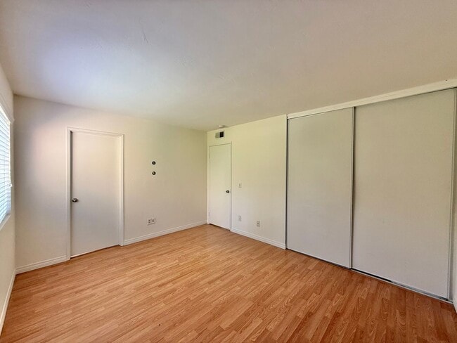 Building Photo - Beautifully Upgraded Condo in Rancho Bernardo!