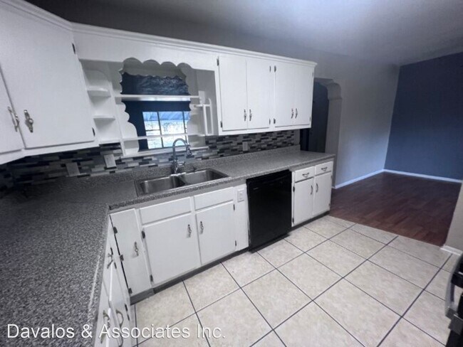 Building Photo - 3 br, 2 bath House - 330 Parkside
